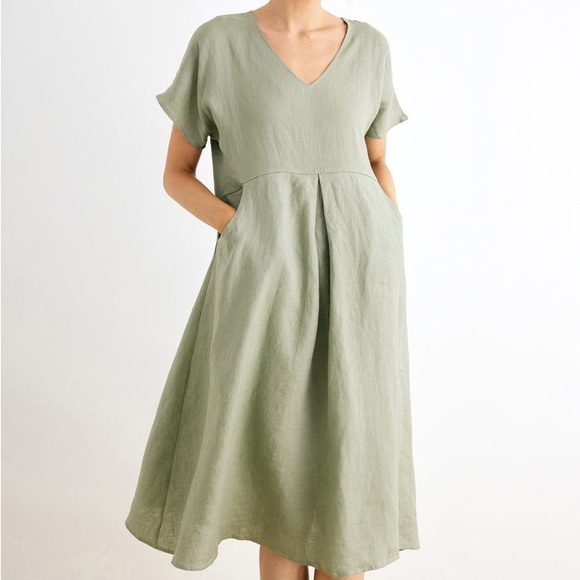 Super cute and sustainable. Only worn once. - Picture 2 of 7